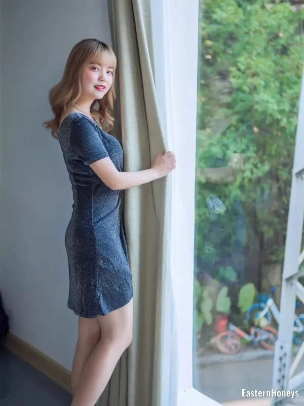 Yanhong Profile image 2