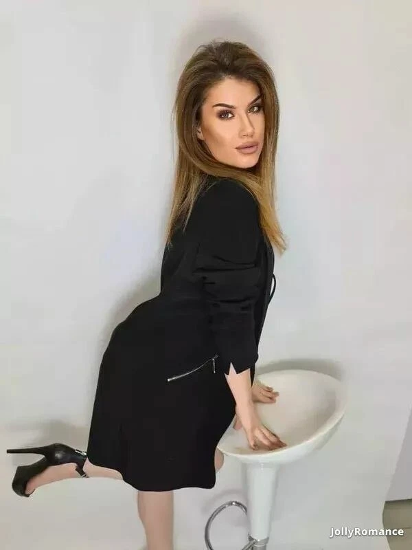 Yana Profile image 3