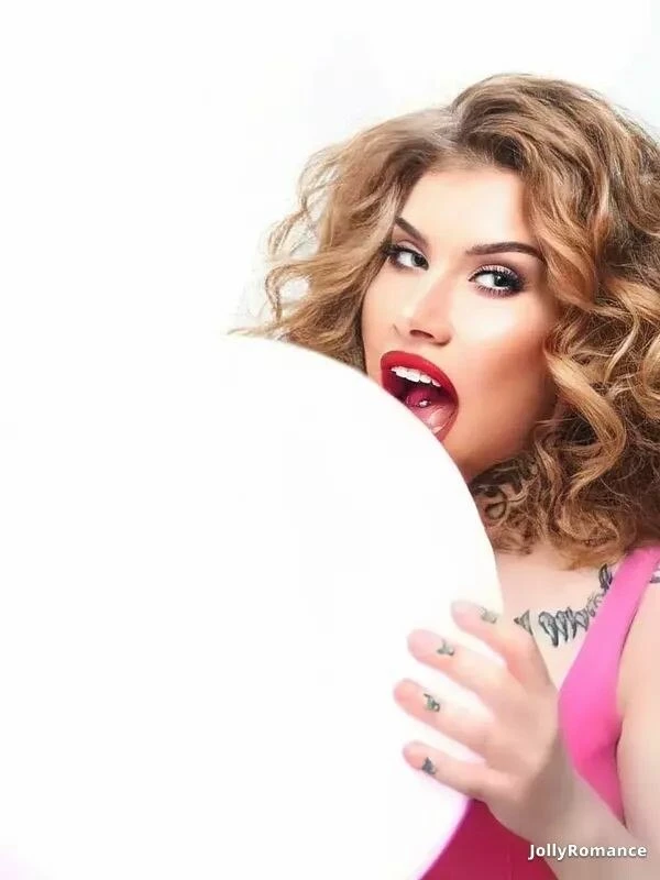 Yana Profile image 4
