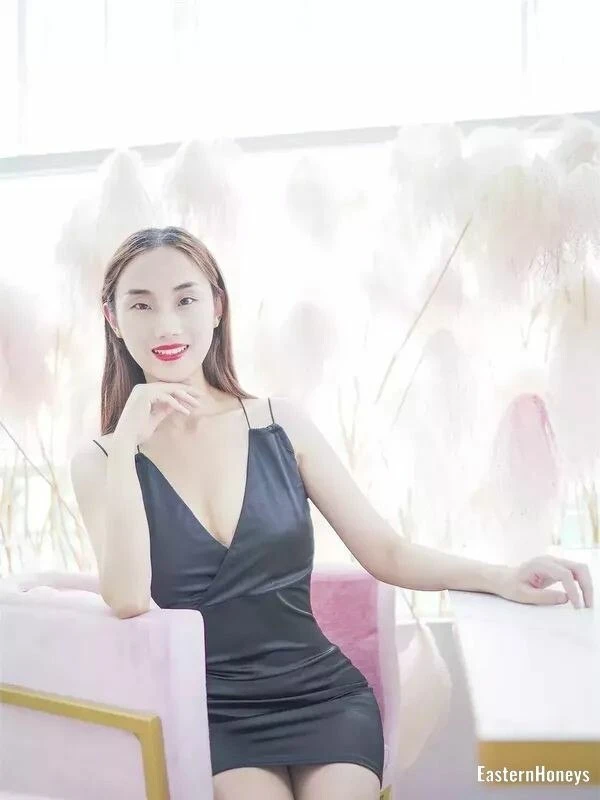 Alice Profile image 4