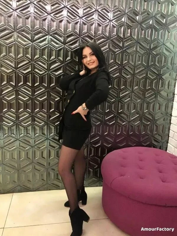 Viktoria Profile image 1