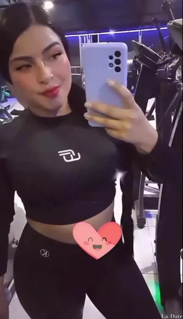 Estefania Profile image 3