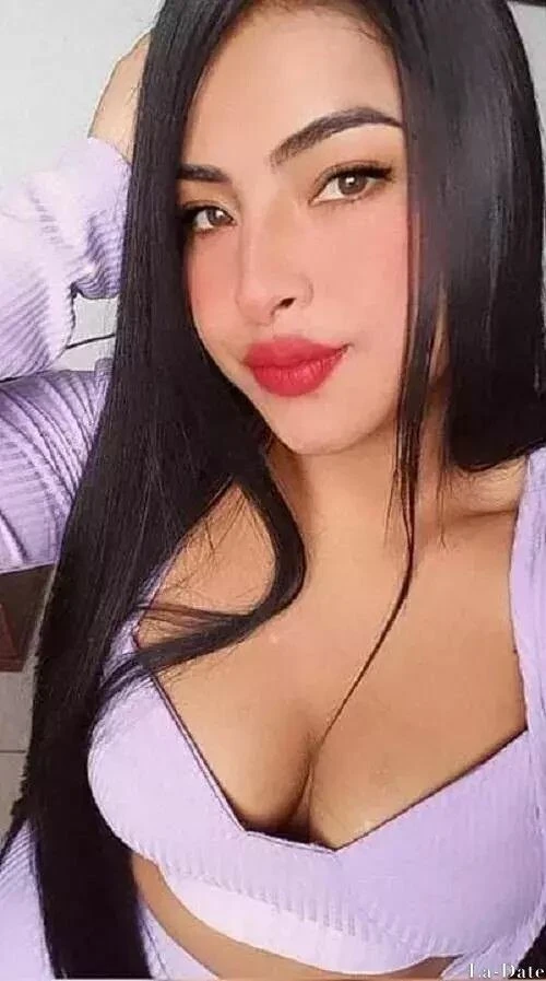 Estefania Profile image 4