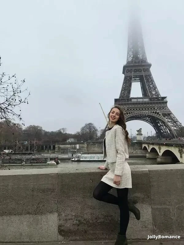 Anna Profile image 4