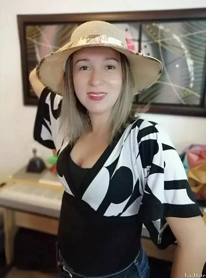 Cindy Johana Profile image 3