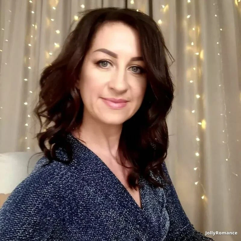 Karina Profile image 2