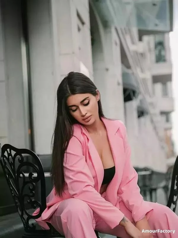 Inessa Profile image 3