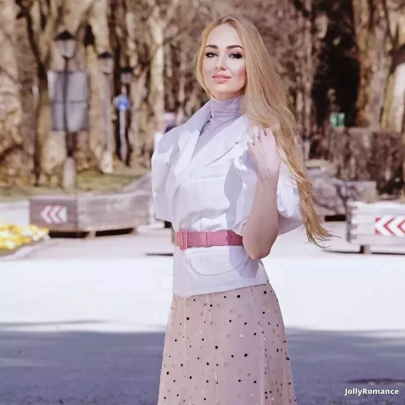 Sabrina Profile image 1