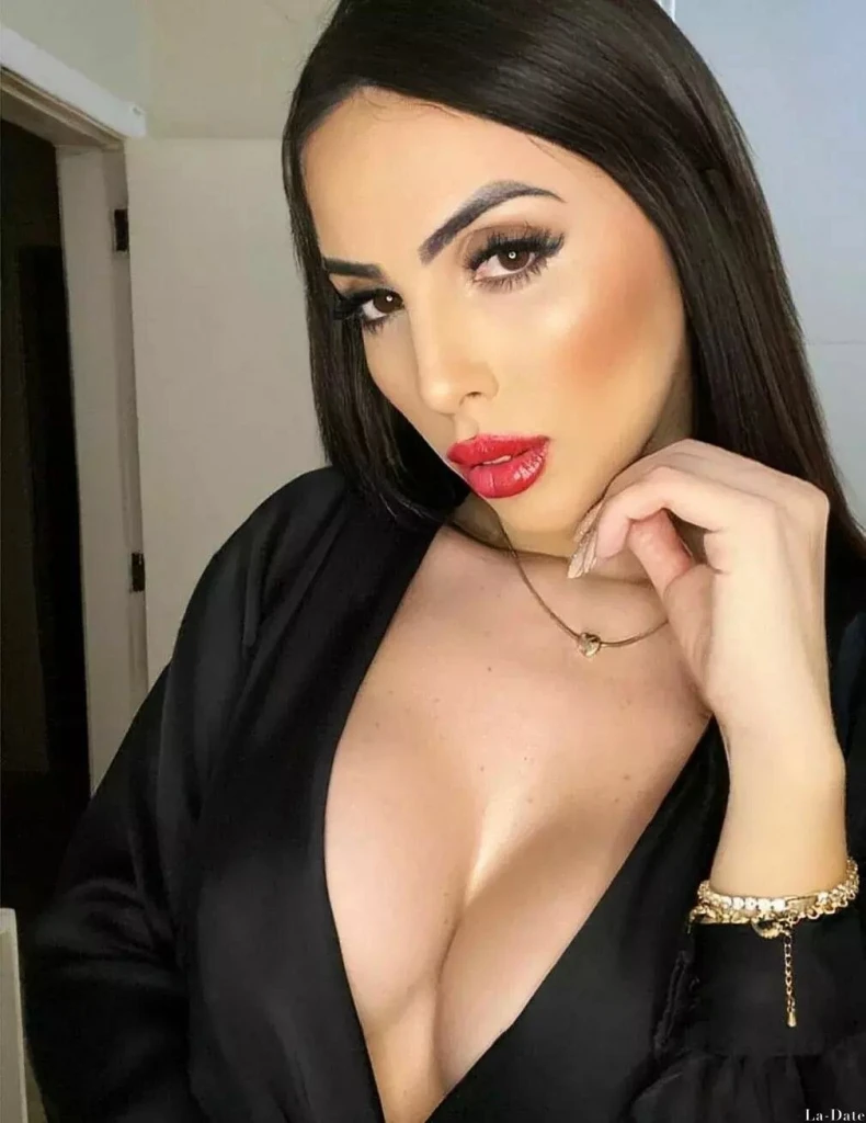 Fernanda Profile image 4